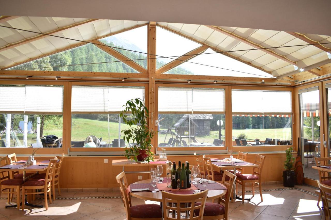 Restaurant & Hostel Hole In One Randa Luaran gambar